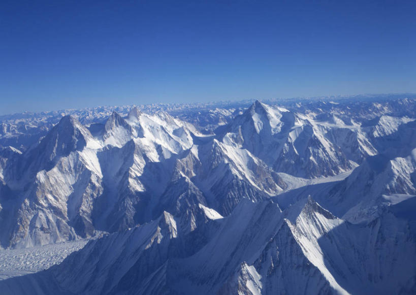 无人,横图,俯视,航拍,室外,白天,旅游,度假,石头,美景,山,雪,雪山,大雪,亚洲,阴影,光线,石子,影子,冰,积雪,景观,山顶,山峰,雪景,冬季,冬天,山峦,娱乐,蓝色,蓝天,天空,阳光,自然,天,享受,休闲,景色,放松,寒冷,晴朗,冰冷,鸟瞰,自然风光,东亚,万里无云,严寒,冰凉,酷寒,凛冽,凛凛,极冷,颠峰,极峰,喀喇昆仑山脉,石块,岩石,晴空,晴空万里,彩图,高角度拍摄,黑河之山,黑水之山