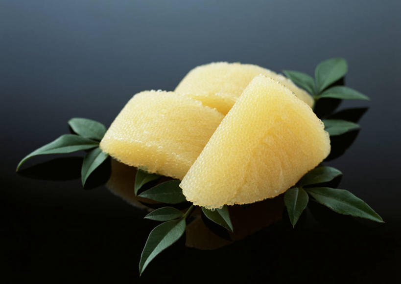 海鲜,无人,横图,俯视,室内,特写,白天,烹饪,餐桌,桌子,叶子,阴影,反射,影子,鲱鱼子,鱼卵,日本料理,料理,食品,绿叶,鱼籽,水产,菜肴,美食,海洋生物,食物,三个,黄色,日式料理,日式,嫩叶,摄影,佳肴,影棚,餐台,水生动物,海产品,水生物,海底动物,叶,叶片,彩图,高角度拍摄,影棚拍摄,拍摄