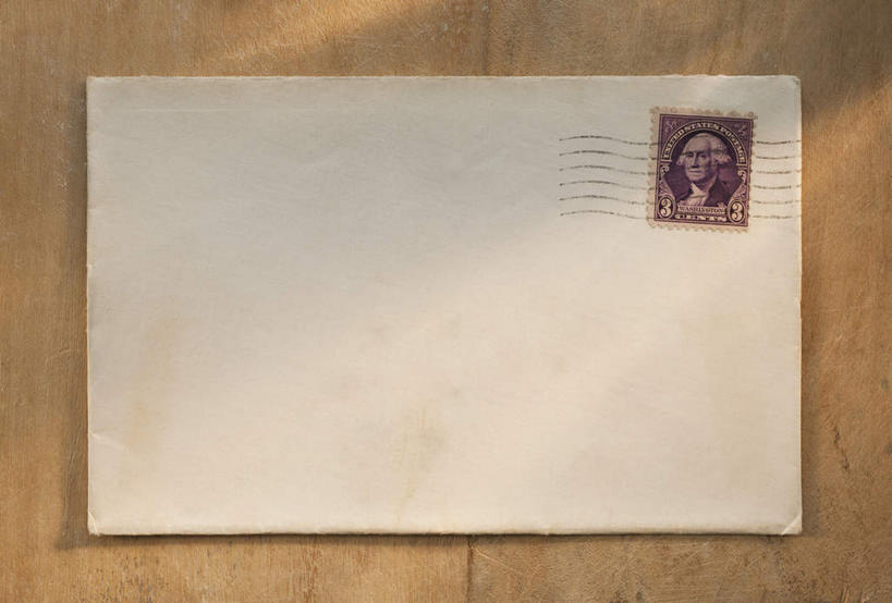 无人,横图,俯视,室内,特写,白天,桌面,桌子,静物,一张,阴影,反射,传递,信息,木制,影子,邮件,联系,白色,木制品,联络,邮递,通信,摄影,影棚,信件,邮票,邮政,彩图,高角度拍摄,影棚拍摄,拍摄