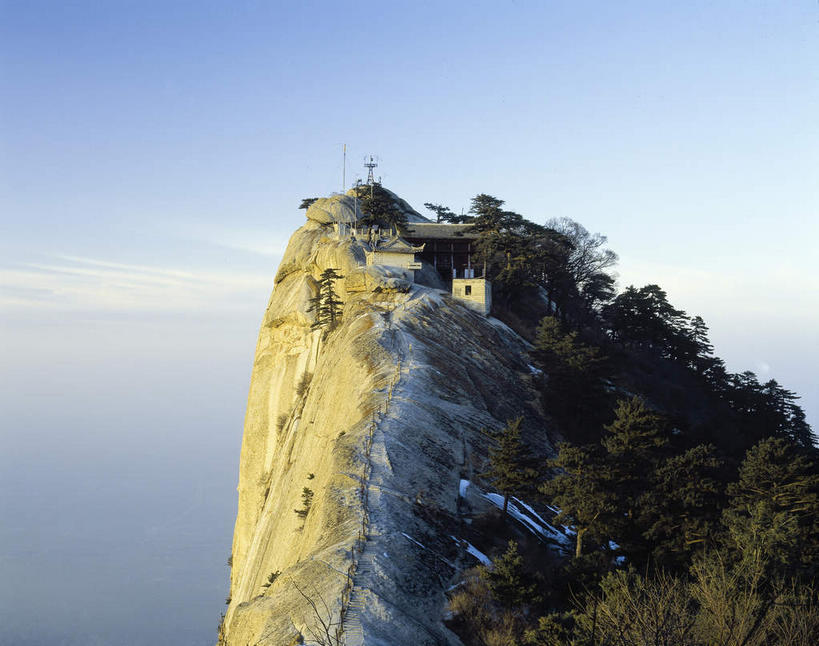 无人,横图,室外,白天,正面,旅游,度假,日出,华山,美景,山,太阳,植物,中国,亚洲,阴影,光线,影子,亭子,景观,山峰,朝霞,晨曦,黎明,山峦,娱乐,树,树木,绿色,阳光,自然,凉亭,享受,休闲,景色,放松,生长,成长,自然风光,东亚,陕西,陕西省,中华人民共和国,西北地区,陕,渭南,渭南市,奇险天下第一山,西岳,西岳华山,朝阳,彩图,卯时,破晓,日始,五岳之一