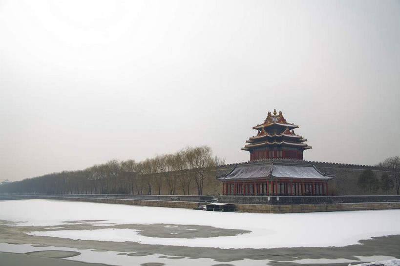 无人,故宫,宫殿,横图,室外,白天,正面,旅游,度假,名胜古迹,雪,植物,大雪,标志建筑,地标,建筑,北京,中国,亚洲,遗迹,瓦片,屋顶,屋檐,积雪,乌云,雪景,云,阴天,云朵,冬季,冬天,首都,云彩,顶棚,古迹,文物,娱乐,建设,古建筑,角楼,檐,树,树木,绿色,天空,自然,紫禁城,天,享受,休闲,旅游胜地,放松,寒冷,生长,成长,宫廷,昏暗,阴沉,古文明,东亚,中华人民共和国,东城区,北京市,京,北平,华北地区,严寒,王宫,彩图,故宫博物院,皇宫,北京紫禁城,北京故宫,紫禁城角楼