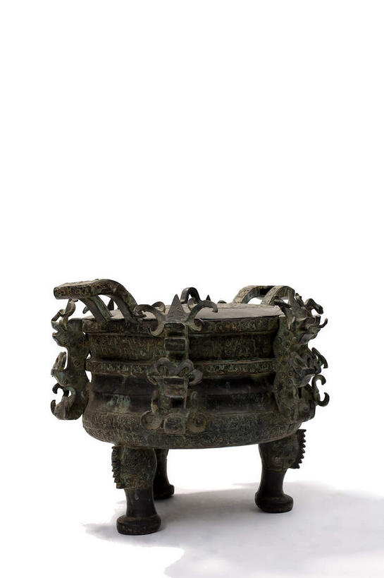 无人,竖图,室内,特写,白天,白色背景,正面,静物,雕塑,阴影,艺术,装饰,反射,雕刻,雕像,影子,古典,文化,文物,一个,工艺品,摄影,影棚,单个,古董,纪念,鼎,美术,古物,摄影棚,主题,用具,器具,陈列,古玩,铜器,功能,美学,青铜器,彩图,影棚拍摄,拍摄,青铜炊器,青铜鼎,王子午鼎