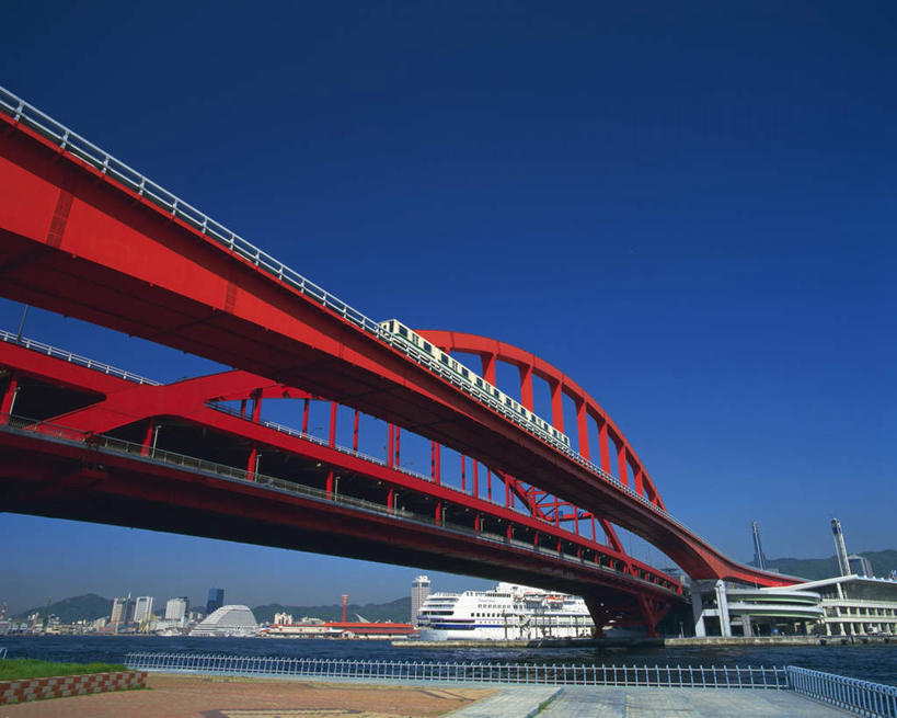 无人,高楼大厦,横图,室外,白天,仰视,旅游,度假,海浪,海洋,标志建筑,大桥,大厦,地标,地铁,建筑,立交桥,摩天大楼,桥梁,日本,亚洲,浪花,高架,斜拉桥,桥,轨道交通,娱乐,建设,红色,蓝色,蓝天,天空,海水,楼宇,天,享受,休闲,旅游胜地,放松,晴朗,海景,东亚,本州,万里无云,本州岛,日本国,近畿地方,近畿,兵库,兵库县,神户,神户市,神戸,县厅,神戸市,大海,风浪,海,海水的波动,近岸浪,涌浪,晴空,晴空万里,彩图,低角度拍摄,大楼,高层建筑,高楼,摩天楼,地铁机动车,地下铁,轻轨