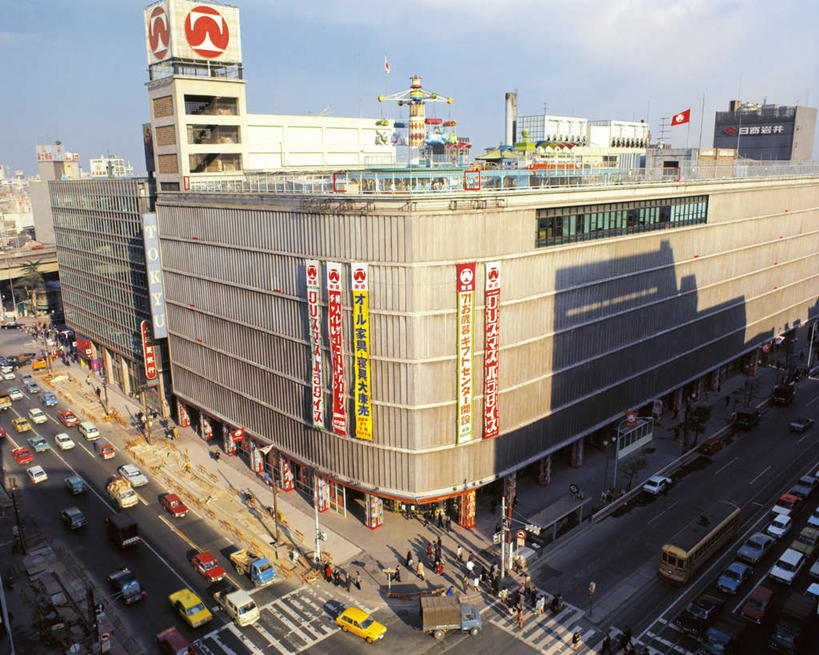 东方人,商店,横图,俯视,室外,白天,购物,旅游,度假,消费,美景,城市风光,超市,城市,道路,路,公路,汽车,东京,日本,亚洲,行人,标语,景观,分界线,停车线,交通,许多人,黄种人,娱乐,广告,车,白云,蓝天,交通工具,轿车,一群人,享受,休闲,景色,放松,金融,百货,车行道,车行道分界线,标线,群众,选购,贸易,百货公司,东亚,车行线,本州,关东地方,本州岛,日本国,东京都,血拼,男人,男性,年轻男性,年轻女性,女人,女性,亚洲人,马路,彩图,高角度拍摄,全身,购物商场,购物中心,商业中心