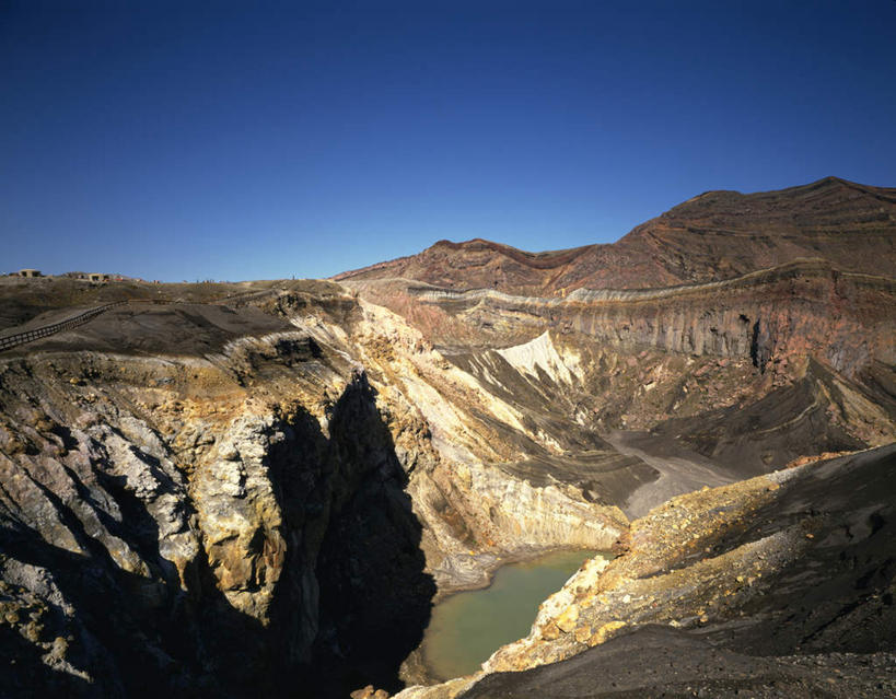 无人,家,栏杆,横图,俯视,航拍,室外,白天,旅游,度假,河流,美景,山,山脉,水,日本,亚洲,阴影,光线,影子,房屋,屋子,河水,景观,山峰,水流,悬崖,围栏,山谷,山峦,娱乐,护栏,楼房,住宅,蓝色,蓝天,天空,阳光,自然,群山,天,享受,休闲,景色,放松,晴朗,鸟瞰,自然风光,陡崖,东亚,万里无云,日本国,九州本岛,九州,九州岛,九州地方,熊本,熊本县,晴空,晴空万里,彩图,高角度拍摄,房子