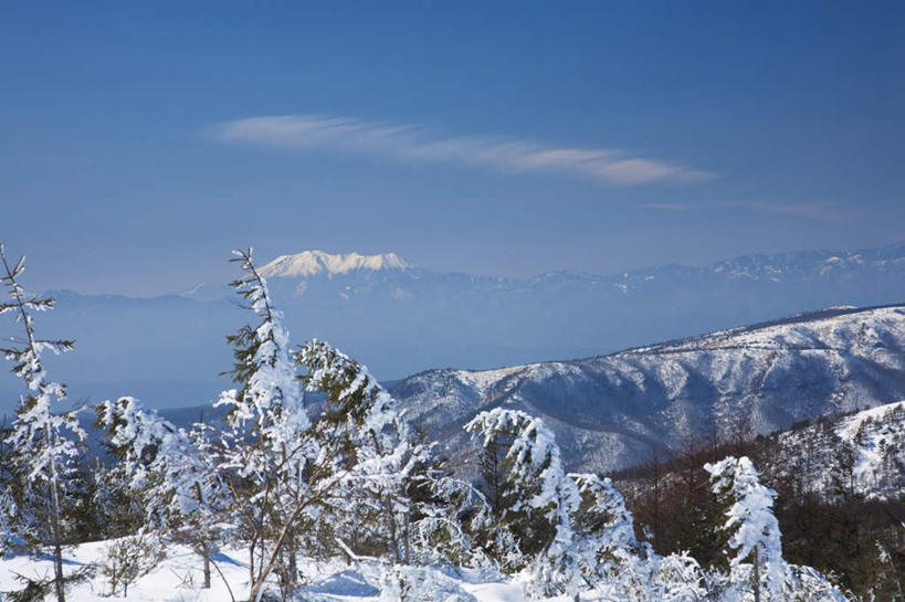 无人,横图,俯视,航拍,室外,白天,旅游,度假,美景,山,树林,雪,植物,雾,大雪,富山县,日本,亚洲,许多,阴影,朦胧,模糊,光线,影子,积雪,景观,山峰,雪景,冬季,冬天,山峦,娱乐,树,树木,蓝色,绿色,蓝天,天空,阳光,自然,天,享受,休闲,景色,放松,寒冷,生长,晴朗,成长,迷雾,鸟瞰,自然风光,东亚,本州,万里无云,本州岛,日本国,中部地方,严寒,富山,大雾,晴空,晴空万里,彩图,高角度拍摄