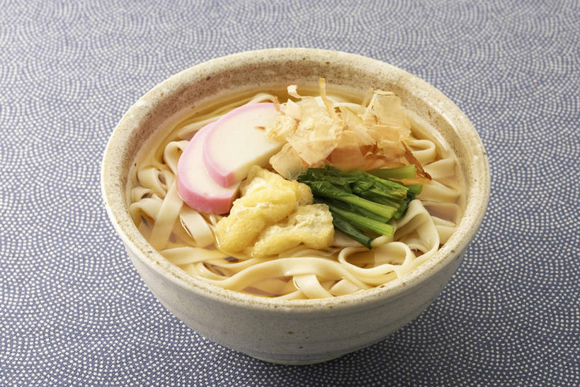 面食,面条,无人,横图,俯视,室内,特写,白天,烹饪,餐桌,桌子,蔬菜,阴影,新鲜,反射,影子,陶瓷,面,日本料理,料理,食品,陶瓷制品,菜肴,美食,食物,一个,容器,碗,日式料理,日式,佳肴,有机食品,绿色食品,单个,餐台,储藏,储存,彩图,高角度拍摄,全麦面,贮存