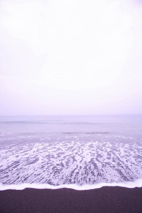 无人,竖图,室外,白天,正面,旅游,度假,神秘,海浪,海洋,美景,沙滩,日本,亚洲,阴影,光线,沙子,影子,海岸,景观,浪花,水平线,辽阔,海平线,沙地,娱乐,蓝色,紫色,蓝天,天空,阳光,自然,海水,天,享受,休闲,广阔,景色,放松,晴朗,一望无际,优美,庄重,高贵,消极,自然风光,海景,东亚,万里无云,高知,日本国,高知县,四国地方,四国,四国岛,冷色,无边无际,一马平川,孤寂,大海,风浪,海,海水的波动,海滩,近岸浪,涌浪,晴空,晴空万里,彩图,水天相接,水天一线,奢华