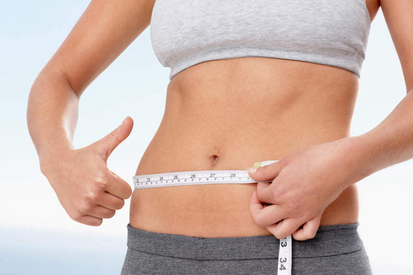 西方人,手,腹部,肚脐,一个人,横图,室内,特写,白天,正面,智慧,吊带,欧洲,欧洲人,双手,仅一个年轻女性,仅一个女性,仅一个人,握,阴影,突出,服装,光线,测量,皮尺,影子,刻度,云,云朵,拿,云彩,拿着,吊带衫,称赞,表扬,衣服,蓝色,白云,蓝天,天空,阳光,尺,天,手势,保养,手部,竖,握着,保健,肚脐眼,服饰,晴朗,测量工具,翘,高,尺子,减肥,腰围尺,夸奖,衣着,优秀,穿着,瘦身,好,妙,顺利,出色,超群,杰出,卓越,奇妙,量具,量仪,塑料卷尺,衣饰,露脐装,聪明,年轻女性,女人,女性,白种人,大拇指,腹,肚子,晴空,半身,彩图