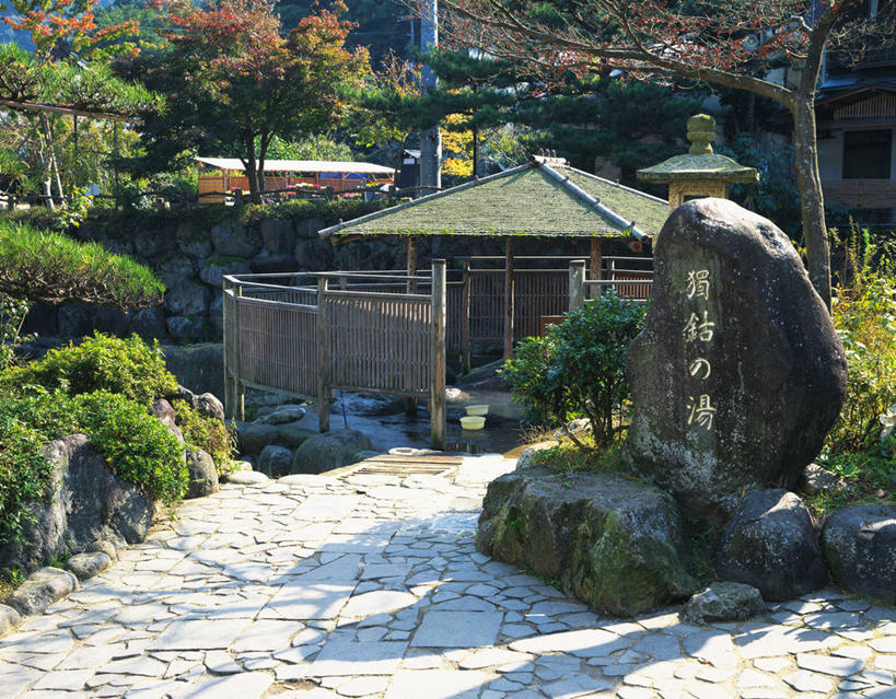 无人,栏杆,横图,室外,白天,正面,旅游,度假,草地,草坪,石头,美景,植物,道路,路,静冈县,日本,亚洲,阴影,光线,日文,标志,石子,瓦片,文字,影子,栅栏,字符,屋檐,景观,篱笆,围栏,小路,交通,娱乐,标识,护栏,檐,草,树,树木,绿色,阳光,自然,享受,休闲,汉字,景色,放松,生长,成长,中文,自然风光,东亚,本州,本州岛,日本国,中部地方,静冈,日语,国文,华文,石块,岩石,彩图