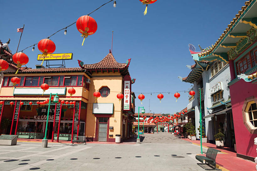 无人,家,横图,室外,白天,正面,度假,美景,城市风光,城市,照明,美国,灯笼,纸灯笼,房屋,屋子,景观,唐人街,娱乐,楼房,住宅,蓝色,蓝天,天空,灯具,天,享受,休闲,景色,放松,晴朗,照亮,北美,北美洲,照明设备,加利福尼亚,美洲,加州,中国城,洛杉矶,加利福尼亚州,万里无云,金州,黄金州,北亚美利加洲,亚美利加洲,天使之城,晴空,晴空万里,彩图,房子