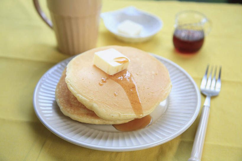 点心,豆腐,无人,餐厅,横图,俯视,室内,特写,白天,烹饪,餐桌,桌子,餐具,两块,一堆,堆叠,堆积,叉子,碟子,壶,盘,调料,日本料理,料理,食品,甜点,甜品,调味品,调味料,饼,菜肴,美食,水壶,桌布,食物,糕点,盘子,茶壶,碟,日式料理,甜食,日式,佳肴,餐台,堆,烤薄饼,进餐用具,烹调用具,彩图,高角度拍摄,餐馆,饭店,饭馆