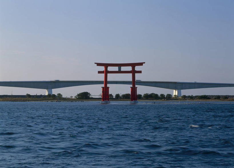 无人,横图,室外,白天,正面,旅游,度假,海浪,海洋,标志建筑,大桥,地标,建筑,立交桥,桥梁,静冈县,日本,亚洲,阴影,光线,影子,鸟居,浪花,高架,斜拉桥,桥,娱乐,建设,蓝色,蓝天,天空,阳光,海水,天,享受,休闲,旅游胜地,放松,晴朗,海景,东亚,本州,万里无云,本州岛,日本国,中部地方,静冈,大海,风浪,海,海水的波动,近岸浪,涌浪,晴空,晴空万里,彩图,滨松市