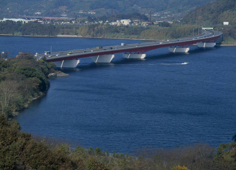 无人,横图,俯视,室外,白天,旅游,度假,海浪,海洋,美景,山,山脉,大桥,道路,立交桥,路,桥梁,公路,汽车,静冈县,日本,亚洲,阴影,光线,影子,景观,浪花,山峰,高架,斜拉桥,桥,交通,山峦,娱乐,车,阳光,自然,海水,交通工具,轿车,群山,享受,休闲,景色,放松,自然风光,载具,海景,东亚,本州,本州岛,日本国,中部地方,静冈,大海,风浪,海,海水的波动,近岸浪,涌浪,马路,彩图,高角度拍摄,滨松市,东名高速公路