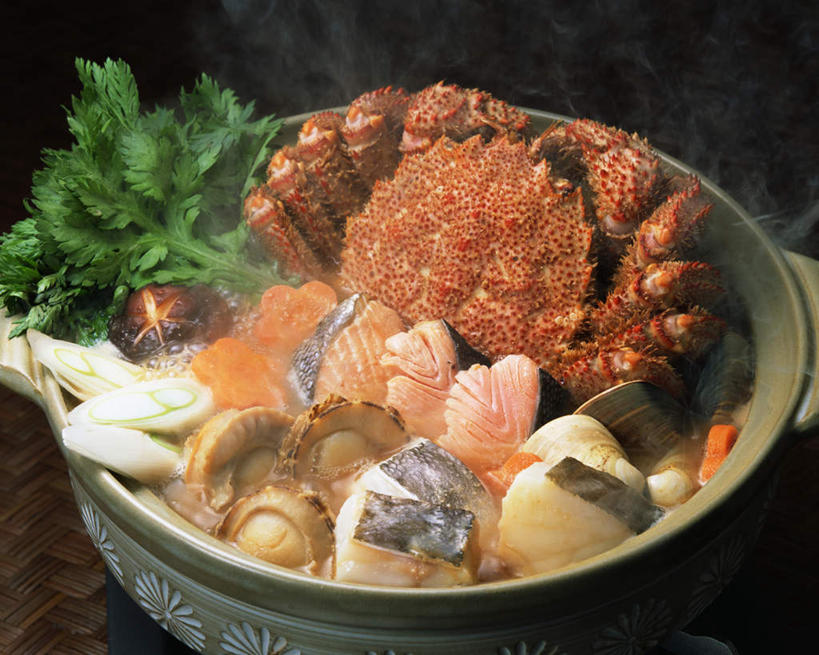 海鲜,三文鱼,无人,横图,俯视,室内,特写,白天,烹饪,桌面,桌子,鲑鱼,厨具,金属制品,金属,锅子,砂锅,汤,日本料理,料理,食品,扇贝,汤锅,锅,水产,沙锅,菜肴,美食,海洋生物,食物,日式料理,日式,摄影,佳肴,影棚,锅具,大马哈鱼,水生动物,海产品,水生物,海底动物,烹饪用具,撒蒙鱼,萨门鱼,冰海之皇,鲑,马哈鱼,麻哈鱼,大麻哈鱼,烹调用具,烹调,彩图,高角度拍摄,影棚拍摄,拍摄