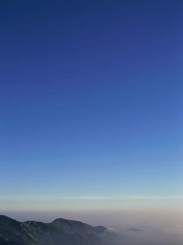 无人,竖图,室外,白天,正面,旅游,度假,石头,美景,山,山脉,长野县,日本,亚洲,石子,景观,山顶,山峰,云,云朵,云海,山峦,云彩,娱乐,蓝色,白云,蓝天,自然,群山,夏天,享受,休闲,景色,放松,晴朗,自然风光,东亚,本州,本州岛,日本国,中部地方,长野,颠峰,极峰,石块,岩石,晴空,彩图