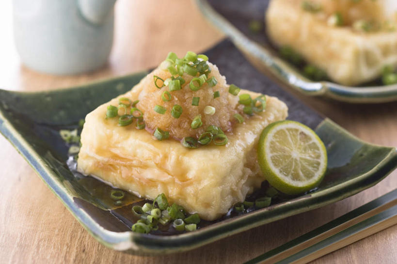 豆腐,无人,横图,俯视,室内,特写,白天,烹饪,柠檬,蔬菜,餐具,切片,朦胧,模糊,新鲜,碟子,盘,葱,青葱,日本料理,料理,食品,葱末,菜肴,美食,食物,盘子,碟,日式料理,日式,摄影,佳肴,有机食品,绿色食品,影棚,益母果,柠果,彩图,高角度拍摄,影棚拍摄,拍摄