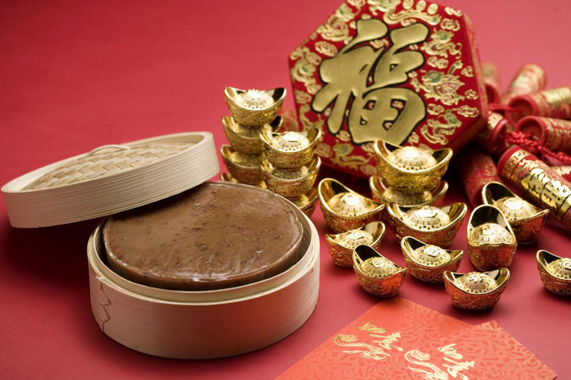 点心,蒸笼,无人,横图,俯视,室内,白天,烹饪,钱,鞭炮,厨具,春节,对联,阴影,竹制,节日,庆祝,艺术,反射,标志,钱币,文字,影子,字符,手工艺品,食品,甜点,甜品,文化,标识,食物,糕点,工艺品,甜食,庆典,汉字,金融,金元宝,经济,纪念,春联,高雅,竹制品,中国文化,中文,笼屉,流通,贸易,烹饪用具,自信心,品位,国文,华文,货币,金币,爆竿,爆仗,爆竹,鞭爆,炮仗,烹调用具,烹调,彩图,高角度拍摄,对子,楹联,元宝