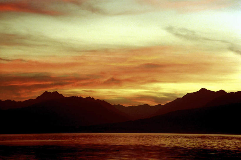 无人,横图,室外,白天,正面,旅游,度假,河流,美景,日落,山,山脉,水,峡谷,美国,河水,景观,山峰,水流,晚霞,霞光,落日,山峦,首都,娱乐,自然,黄昏,群山,享受,休闲,景色,彩霞,放松,北美,北美洲,自然风光,美洲,俄勒冈州,华盛顿特区,胡德河峡谷,华盛顿哥伦比亚特区,华府,俄勒冈,北亚美利加洲,亚美利加洲,落日之州,水獭之州,海狸州,胡得山,夕照,夕阳,彩图,斜阳