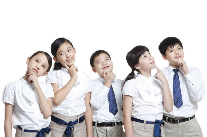 东方人,西方人,儿童,学生,笑,微笑,露齿笑,横图,留白,白色背景,正面,快乐,友谊,幸福,纯洁,信心,北京,欧洲,中国,欧洲人,亚洲,五个人,一排,撑,正装,整齐,并排,教育,托腮,排列,小孩,托,思考,校服,活力,可爱,童年,童趣,想,摄影,影棚,生长,知识,享乐,队列,托下巴,摄影棚,肖像,梦想,童真,东亚,烂漫,无邪,发展,无忧无虑,天真,男孩,女孩,白种人,亚洲人,中国人,孩子,半身,彩图,影棚拍摄,欢乐,拍摄,男生,女生,小学生,白色人种,挨着,好奇心
