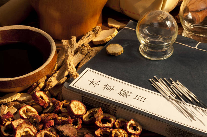 无人,医生,横图,特写,化妆,美容,静物,北京,中国,亚洲,护肤,药,准备,堆叠,包裹,材料,瓷器,文字,液体,纸,草药,药草,陶瓷制品,光亮,肉桂,古典,针,传统,药水,医疗用品,碗,医护人员,医疗人员,保养,享受,休闲,健康,汉字,山楂树,放松,保健,摄影,药房,有机食品,多样,堆,研磨,准确,草本,中国文化,医疗器械,针灸,研磨器,选择,干的,营养品,中医,东亚,养颜,针灸针,技能,针灸师,拔罐,党参,大夫,书,彩图,全画面,全框架,全帧,影棚拍摄,SPA美容,木通,全画幅,传统文化,汉医,成分,草果