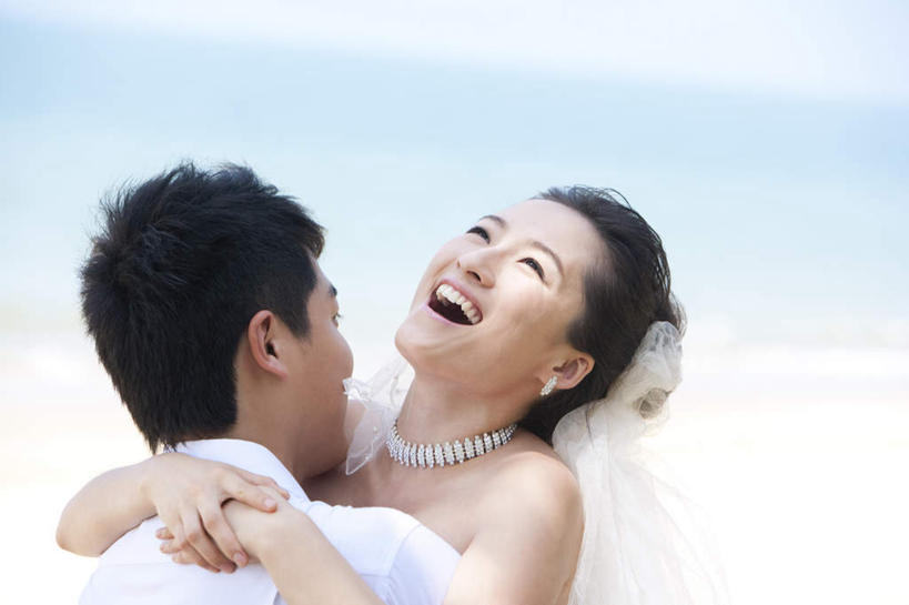 东方人,脸,头,脸颊,两个人,夫妻,丈夫,妻子,新娘,新郎,笑,微笑,露齿笑,横图,室外,白天,正面,婚纱,衬衫,爱情,婚礼,快乐,欣喜若狂,幸福,纯洁,三亚,日光,中国,亚洲,连接,庆祝,浪漫,联系,拿着,刺激,肩膀,夏天,向上看,张嘴,恩爱,可爱,乐趣,童年,童趣,搭,恋人,摄影,面纱,热带气候,享乐,搭着,运送,肖像,张大嘴巴,童真,东亚,烂漫,无邪,海南岛,万里无云,异性恋,开端,天真,男人,男性,年轻女性,女人,女性,亚洲人,中国人,年轻人,头部,脸部,脸蛋,面部,夫妇,情侣,海滩,张开嘴,仰头,拥抱,彩图,爱,欢乐,伴侣,订婚