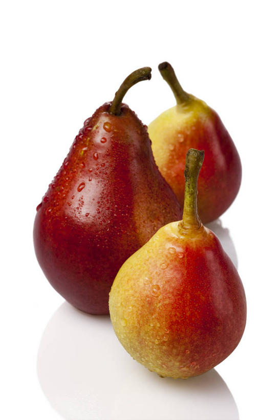 无人,竖图,室内,白色背景,正面,梨,静物,水果,一排,湿,整齐,反射,液体,水滴,食品,茎,干净,饮食,排列,三个,白色,摄影,影棚,简单,队列,清新,摄影棚,健康食物,纯净,彩图,影棚拍摄,拍摄,亚洲梨