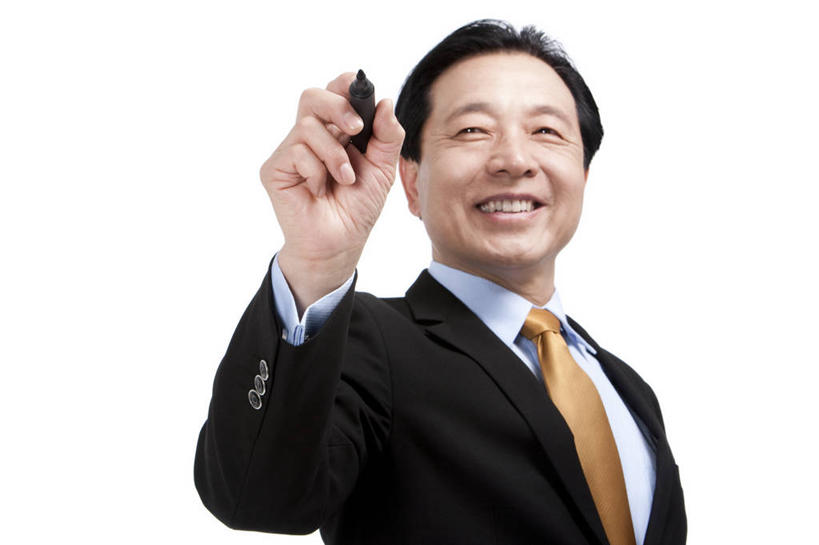 东方人,老年人,手,一个人,商务人士,商务男性,站,微笑,横图,留白,白色背景,正面,衬衫,商务,快乐,骄傲,成功,信心,中国,亚洲,仅一个男性,写,套装,拿着,职业,摄影,主席,影棚,马克笔,领导,经理,摄影棚,肖像,商务装,工薪阶层,东亚,把握,老年男性,男人,男性,亚洲人,中国人,白领,上班族,半身,彩图,影棚拍摄,衬衣,拍摄,首席执行官,掌控