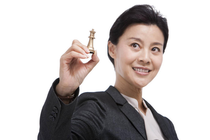 东方人,中年人,老年人,脸,头,脸颊,一个人,商务人士,商务女性,微笑,横图,留白,白色背景,正面,商务,快乐,智慧,骄傲,成功,信心,中国,亚洲,仅一个女性,套装,拿着,肩膀,职业,国际象棋,摄影,主席,影棚,控制,领导,经理,摄影棚,肖像,商务装,工薪阶层,东亚,把握,老年女性,女人,亚洲人,中国人,头部,脸部,脸蛋,面部,白领,上班族,彩图,影棚拍摄,拍摄,首席执行官,掌控