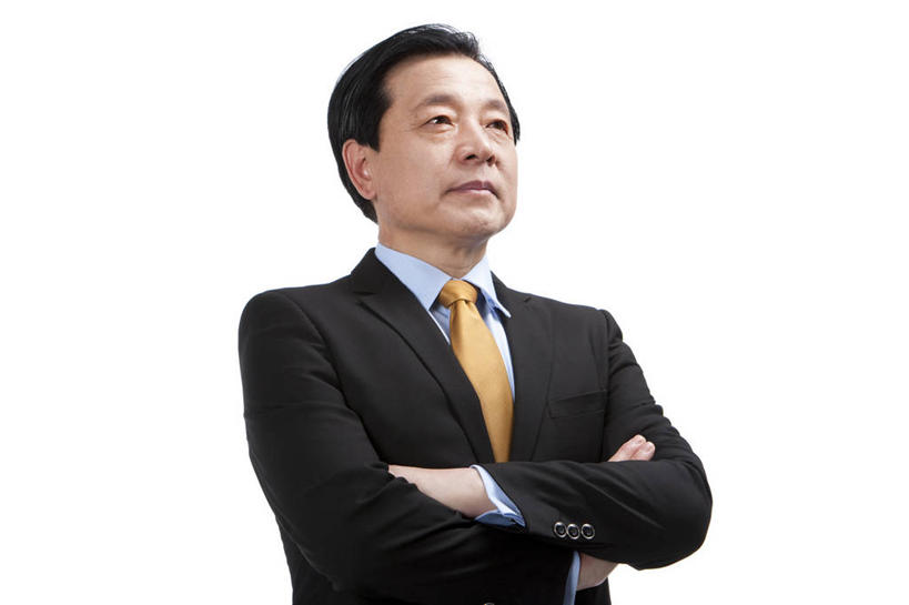 东方人,老年人,一个人,商务人士,商务男性,双手交叉,横图,留白,白色背景,正面,衬衫,商务,骄傲,成功,信心,中国,亚洲,仅一个男性,套装,职业,摄影,主席,影棚,领导,双手抱胸,经理,摄影棚,肖像,商务装,工薪阶层,东亚,把握,老年男性,男人,男性,亚洲人,中国人,白领,上班族,半身,彩图,影棚拍摄,衬衣,拍摄,首席执行官,掌控