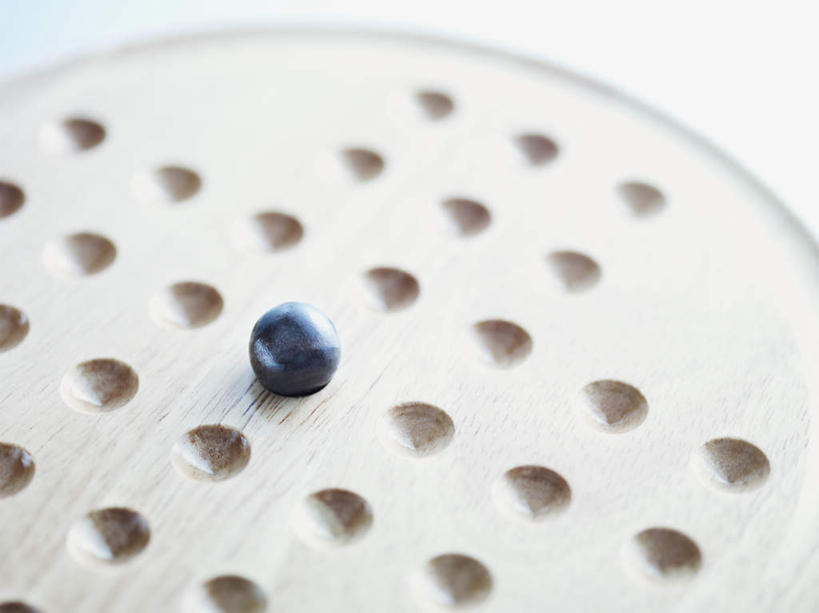 无人,横图,俯视,室内,特写,白天,白色背景,游戏,智慧,静物,阴影,朦胧,模糊,反射,木制,木盒,影子,玩,娱乐,一个,木制品,容器,休闲,棋盘,益智,摄影,影棚,单个,活动,储藏,储存,发泄,消遣,智力,跳棋,宣泄,西洋跳棋,国际跳棋,玩耍,嬉戏,彩图,高角度拍摄,影棚拍摄,拍摄,贮存