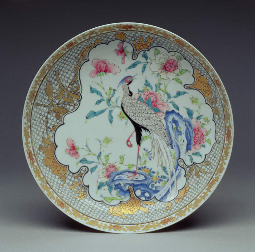 无人,横图,室内,特写,白天,正面,绘画,丹顶鹤,静物,餐具,花纹,灰色背景,艺术,装饰,盛开,鹤,彩绘,瓷器,碟子,盘,陶瓷,艺术品,花蕾,花,花瓣,花朵,鲜花,一个,盘子,工艺品,碟,花苞,花蕊,摄影,影棚,单个,工艺,华丽,修饰,美术,吉祥,点缀,陶艺,高雅,衬托,美观,雅致,雅观,长寿,鴜鷜,忠贞,彩釉,仙鹤,画画,彩图,影棚拍摄,拍摄