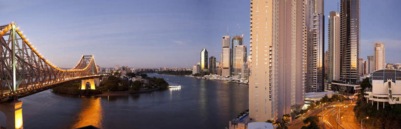无人,高楼大厦,横图,全景,俯视,室外,白天,度假,日出,河流,美景,水,太阳,植物,城市风光,标志建筑,城市,大桥,大厦,地标,建筑,立交桥,路灯,摩天大楼,桥梁,照明,澳大利亚,阴影,光线,影子,河水,景观,水流,高架,建筑群,斜拉桥,桥,灯光,朝霞,晨曦,黎明,娱乐,建设,灯,树,树木,绿色,阳光,自然,享受,休闲,景色,放松,生长,成长,照亮,照明设备,大洋洲,澳洲,昆士兰州,南方大陆,布里斯班,首府,澳大利亚联邦,昆士兰,故事桥,朝阳,彩图,高角度拍摄,破晓,大楼,高层建筑,高楼,摩天楼