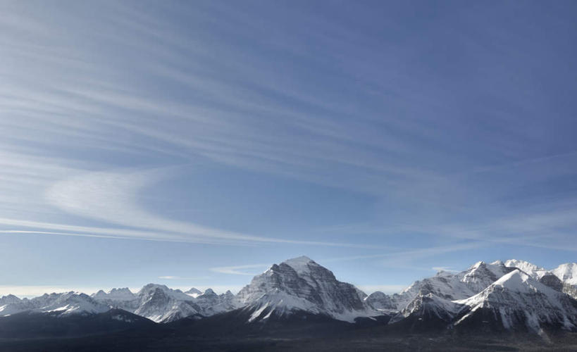 无人,横图,室外,白天,正面,旅游,度假,美景,山,雪,雪山,大雪,加拿大,阴影,光线,影子,冰,积雪,景观,山峰,雪景,云,云朵,冬季,冬天,山峦,云彩,娱乐,蓝色,白云,蓝天,天空,阳光,自然,天,享受,休闲,景色,放松,寒冷,晴朗,冰冷,北美,北美洲,国家公园,自然风光,美洲,阿尔伯塔省,班夫国家公园,阿尔伯塔,北亚美利加洲,亚美利加洲,严寒,冰凉,酷寒,凛冽,凛凛,极冷,艾伯塔,艾伯塔省,晴空,彩图
