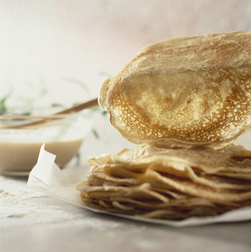 无人,竖图,俯视,室内,特写,白天,餐桌,桌子,一堆,许多,阴影,堆叠,堆积,反射,布料,影子,调料,酱料,酱汁,佐料,调味品,很多,调味料,布纹,酱,桌布,一个,餐巾,台布,单个,餐台,堆,烤薄饼,彩图,高角度拍摄