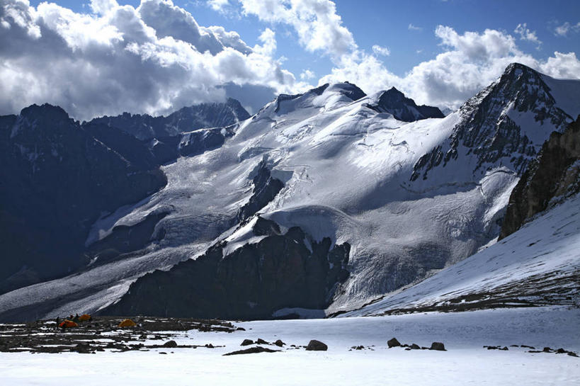 横图,室外,白天,留白,运动,山,山脉,雪,雪山,阿根廷,地形,宏伟,极限运动,风景,摄影,拉丁美洲,挑战,阿空加瓜山,安地斯山脉,门多萨省,冒险,休闲活动,爬山,彩图,阿空加瓜省立公园,对焦