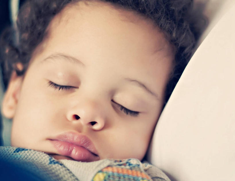 西方人,儿童,一个人,横图,室内,特写,白天,纯洁,床,卧室,欧洲,美国,欧洲人,仅一个男性,仅一个人,小孩,枕头,仅一个小孩,放松,可爱,童年,童趣,摄影,童真,烂漫,无邪,维吉尼亚,维吉尼亚海滩,天真,男孩,男人,男性,白种人,非洲人,孩子,闭着眼睛,睡觉,彩图,男生,幼儿,小睡