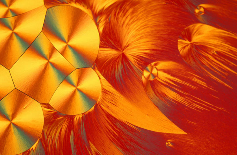 无人,横图,俯视,室内,特写,白天,仪器,检查,反射,分析,科学,化学,结晶,显微镜,黄色,蓝色,晶体,观察,橙色,清晰,探索,放大,观看,仔细,透镜,凸透镜,聚焦,关注,光学,清楚,解毒,显微图片,结晶体,彩图,高角度拍摄,催吐,胆矾,蓝矾,硫酸铜晶体,铜矾,五水硫酸铜,扫描电镜,硫酸铜,五水合硫酸铜,扫描电子显微镜,硫酸盐