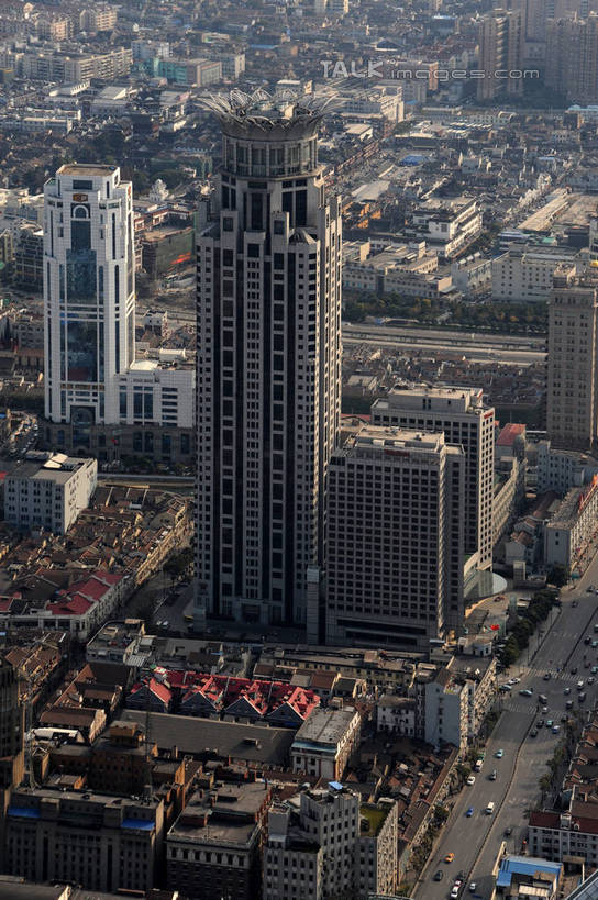 无人,家,高楼大厦,竖图,全景,俯视,航拍,室外,白天,度假,美景,天际线,植物,城市风光,标志建筑,城市,大厦,道路,地标,建筑,路,摩天大楼,公路,汽车,上海,中国,亚洲,阴影,光线,影子,房屋,屋子,景观,公寓,交通,娱乐,建设,黄浦江,洋房,楼房,住宅,车,树,树木,绿色,阳光,自然,交通工具,轿车,外滩,享受,休闲,景色,放松,生长,成长,申,鸟瞰,载具,黄浦区,东亚,威斯汀大酒店,中山东一路,上海市,中华人民共和国,沪,华东地区,马路,彩图,高角度拍摄,房子,大楼,高层建筑,高楼,摩天楼,黄埔滩,上海外滩,外黄埔滩,shzxz1