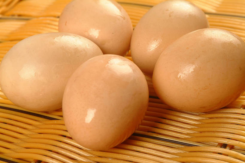 无人,横图,俯视,室内,特写,白天,餐桌,桌子,许多,阴影,环绕,围绕,反射,影子,蛋,鸡蛋,很多,环抱,排列,餐台,卵,摆列,萦绕,彩图,高角度拍摄,鸡卵,鸡子,布列,分列,shjb1