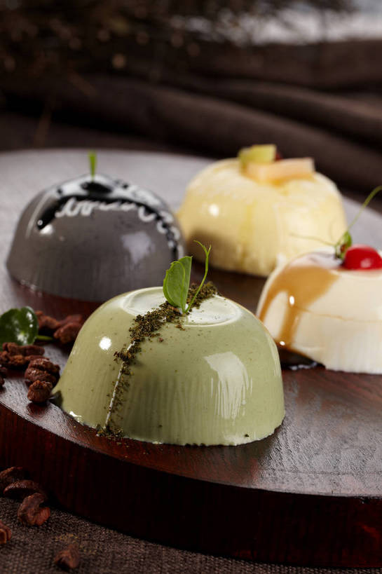 点心,无人,竖图,俯视,室内,特写,白天,幸福,餐桌,茶,桌子,蔬菜,西红柿,小番茄,餐具,叶子,朦胧,模糊,新鲜,碟子,盘,绿茶,抹茶,茶叶,食品,布丁,坚果,甜点,甜品,果实,绿叶,娱乐,食物,一个,黄色,绿色,灰色,盘子,碟,果冻,甜食,干果,零食,四个,享受,休闲,温馨,嫩叶,放松,乐趣,有机食品,绿色食品,单个,餐台,提神,舒适,醒脑,啫喱,小西红柿,樱桃小番茄,珍珠小番茄,叶,叶片,樱桃番茄,圣女果,番茄,彩图,高角度拍摄,不发酵茶,苦茗,shjb1