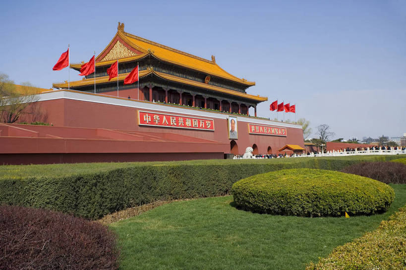 横图,彩色,室外,白天,旅游,城市,建筑,指示牌,北京,天安门广场,中国,亚洲,标志,雕像,塑像,纪念碑,历史,标识,建筑物,摄影,纪念,政治,东亚,发展,人民英雄纪念碑,中华人民共和国,发达,共产主义,彩图,旅行,bj174