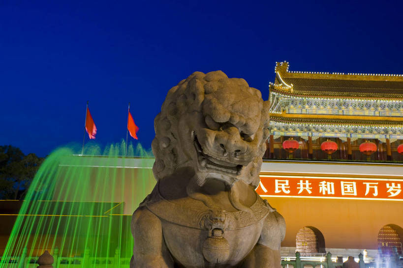 天安门,横图,彩色,室外,旅游,建筑,喷泉,夜景,哺乳动物,野生动物,狮子,雕塑,北京,中国,亚洲,辟邪,艺术,装饰,雕刻,雕像,灯光,首都,文化,石雕,建筑物,灯,动物,工艺品,石狮,祈祷,健康,闪耀,许愿,摄影,纪念,祈求,美术,中国文化,狮,主题,凶猛,陈列,东亚,中华人民共和国,北京市,京,北平,华北地区,西城区,功能,美学,驱邪,祛邪,避邪,守护神,残暴,平安,凶残,石,夜,彩图,旅行,传统文化,和平门,bj174