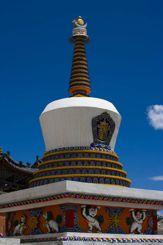 竖图,室外,白天,建筑,中国,亚洲,清澈,历史,宝塔,古代,天空,天,旅游胜地,摄影,宗教,东亚,喇嘛,藏传佛教,青海,塔尔寺,中华人民共和国,古远,明澈,清彻,清亮,彩图,庙,bj174