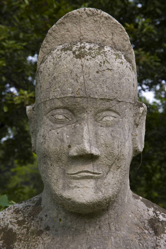 寺庙,竖图,彩色,室外,特写,白天,旅游,度假,石头,名胜古迹,树林,植物,标志建筑,地标,建筑,雕塑,中国,局部,风俗,遗迹,艺术,装饰,雕刻,雕像,浮雕,石子,塑像,文化遗产,纪念碑,艺术品,古迹,历史,文物,娱乐,建设,传统,古建筑,建筑物,树,树木,古代,绿色,自然,工艺品,享受,休闲,旅游胜地,放松,精神,竖,摄影,生长,成长,纪念,美术,中国文化,主题,陈列,古文明,山东省,孔子,济南,功能,美学,古远,制度,石,石块,彩图,旅行,庙,寺,孔林,纪念塔,传统文化,bj174