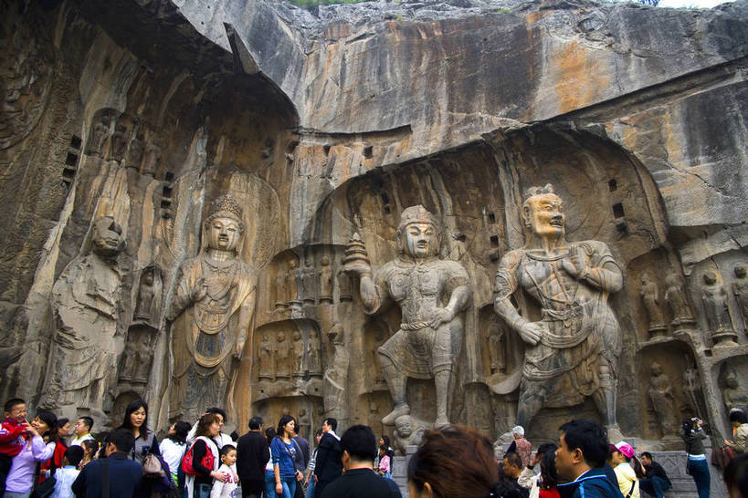 横图,彩色,室外,旅游,度假,名胜古迹,标志建筑,地标,建筑,龙门石窟,中国,亚洲,节日,遗迹,雕像,塑像,文化遗产,古迹,历史,文化,文物,娱乐,建设,佛,古建筑,建筑物,古代,祈祷,享受,休闲,健康,旅游胜地,放松,许愿,摄影,宗教,洞穴,佛教,信仰,纪念,祈求,文明,中国文化,石窟,古文明,东亚,龙门,中华人民共和国,河南省,洛阳,释教,古远,平安,彩图,旅行,传统文化,bj174