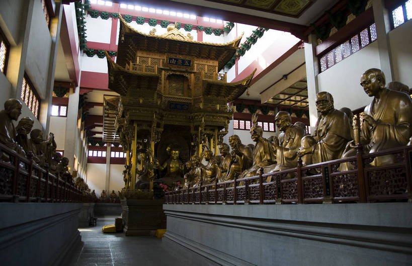 寺庙,说,横图,彩色,室内,白天,旅游,度假,名胜古迹,标志建筑,地标,建筑,雕塑,西湖,中国,遗迹,雕像,佛像,图片,建筑群,古典,古迹,文物,娱乐,建设,佛,古建筑,浙江,享受,休闲,旅游胜地,放松,读,摄影,杭州,中国文化,经书,古文明,东亚,说话,旅行,寺,灵隐寺,传统文化,bj174
