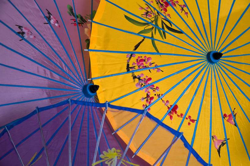 横图,彩色,室外,白天,旅游,度假,幸福,西湖,中国,亚洲,艺术,伞,图片,雨伞,纸伞,艺术品,古典,油纸伞,文化,娱乐,阳伞,传统,浙江省,工艺品,享受,休闲,放松,摄影,纪念,杭州,工艺,吉祥,中国文化,古朴,东亚,中华人民共和国,平安,彩图,旅行,bj174