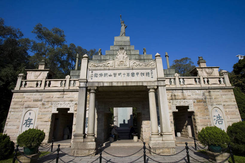 横图,彩色,室外,白天,旅游,度假,美景,城市风光,标志建筑,城市,地标,建筑,广州,中国,亚洲,风俗,艺术,景观,建筑群,古典,娱乐,建设,现代,传统,特色,天,享受,休闲,景色,放松,精神,摄影,经济,纪念,文明,中国文化,参观,东亚,发展,广东省,黄花岗,中华人民共和国,广州市,民族文化,革命,烈士陵园,勇士,繁荣,英雄,进步,发达,制度,特别,交流,彩图,观光,旅行,bj174