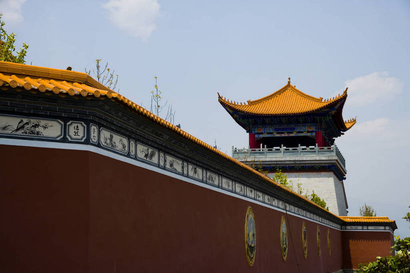 横图,室外,白天,旅游,度假,名胜古迹,标志建筑,地标,建筑,大理,中国,亚洲,遗迹,民俗,景观,文化遗产,建筑群,古典,古迹,文物,娱乐,建设,古建筑,云南,特色,古镇,享受,休闲,旅游胜地,景色,放松,人文景观,中国文化,古文明,东亚,中华人民共和国,民族建筑,崇圣寺,古代文明,旅行,传统文化,三塔,bj174